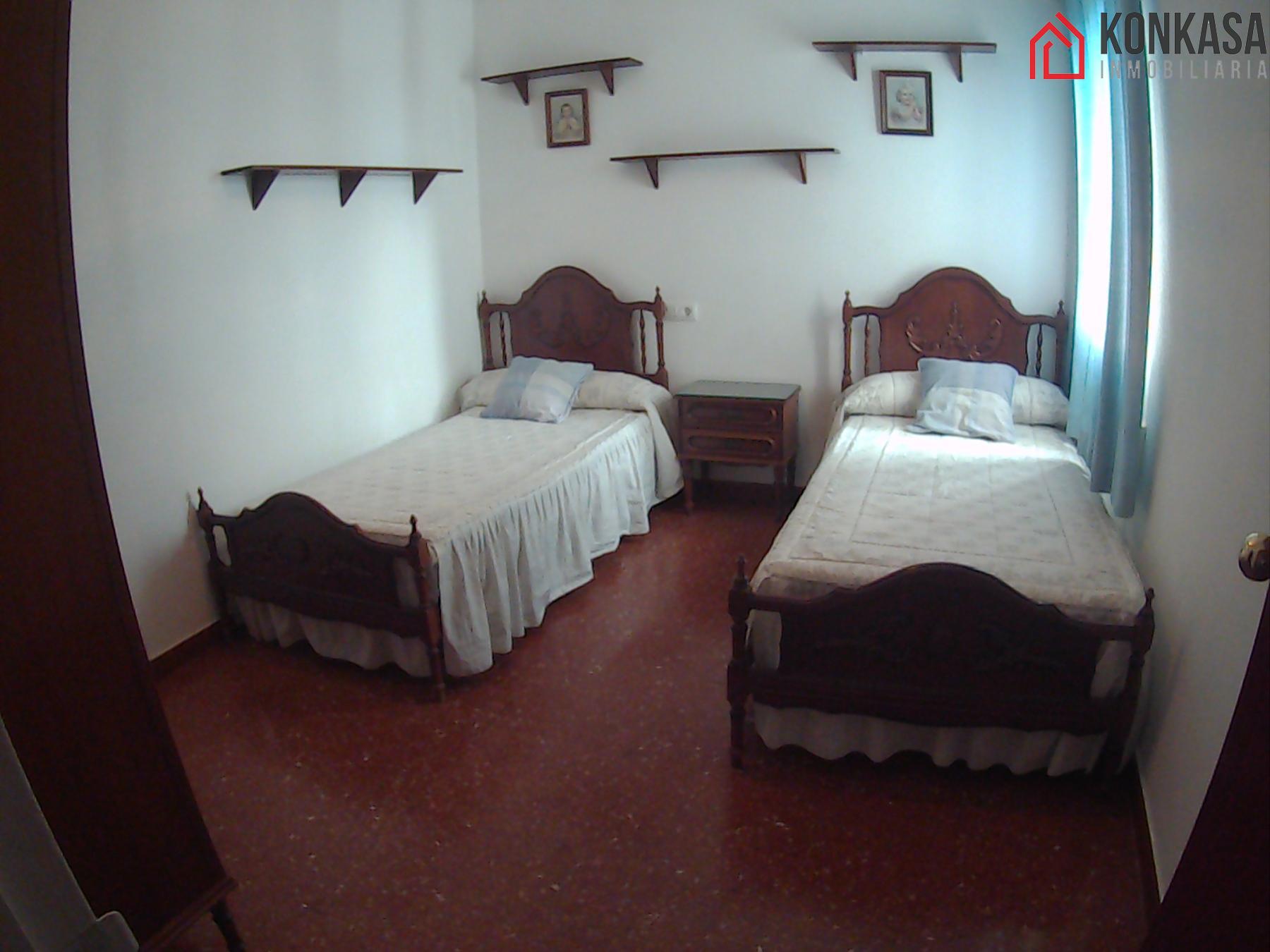 For sale of flat in Arcos de la Frontera