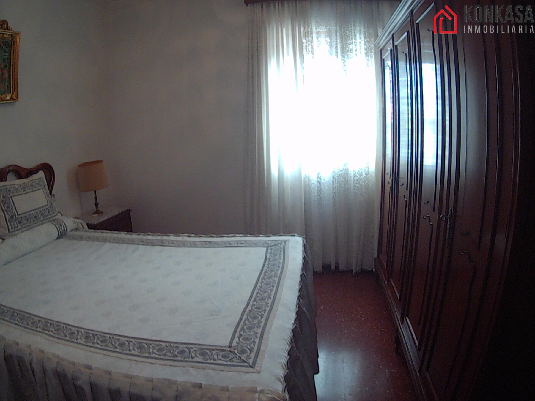 For sale of flat in Arcos de la Frontera