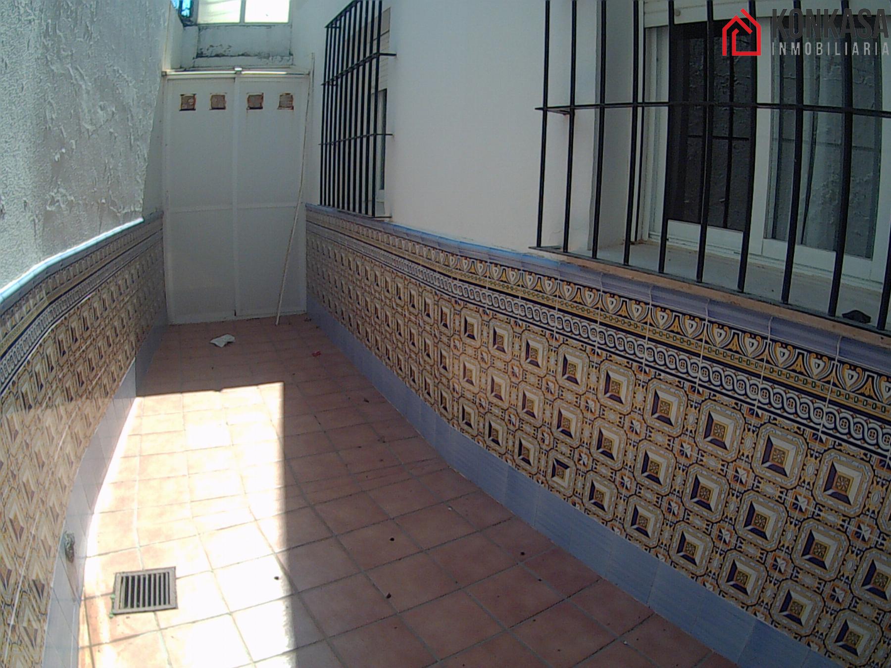 For sale of flat in Arcos de la Frontera