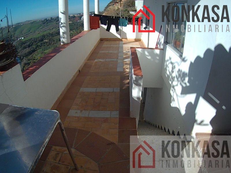 For sale of flat in Arcos de la Frontera