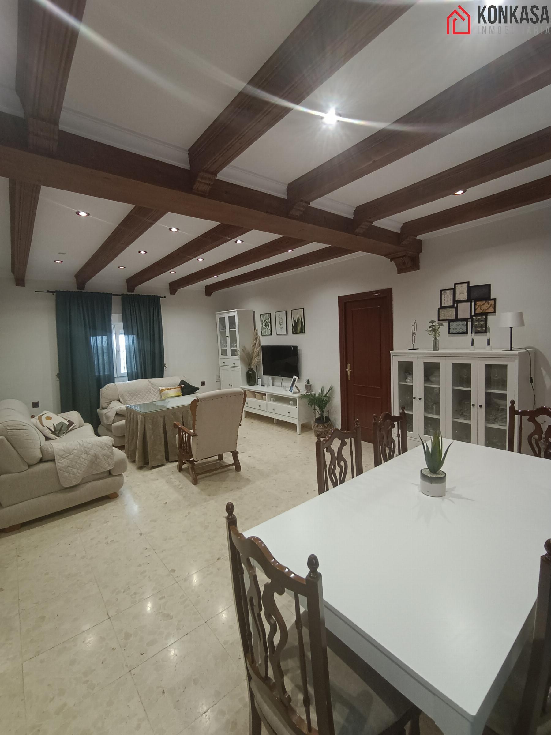 For sale of flat in Arcos de la Frontera