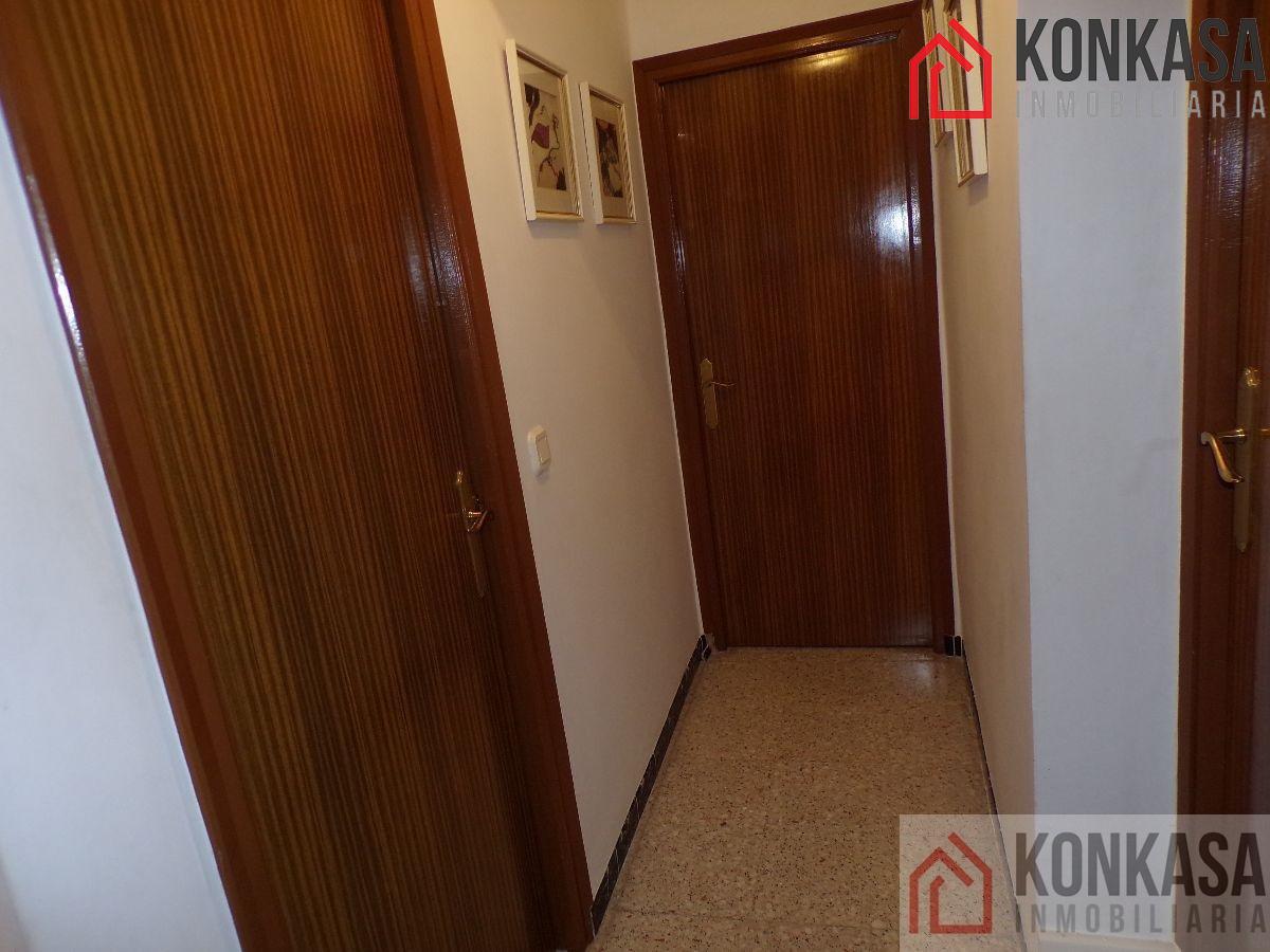 For sale of flat in Arcos de la Frontera