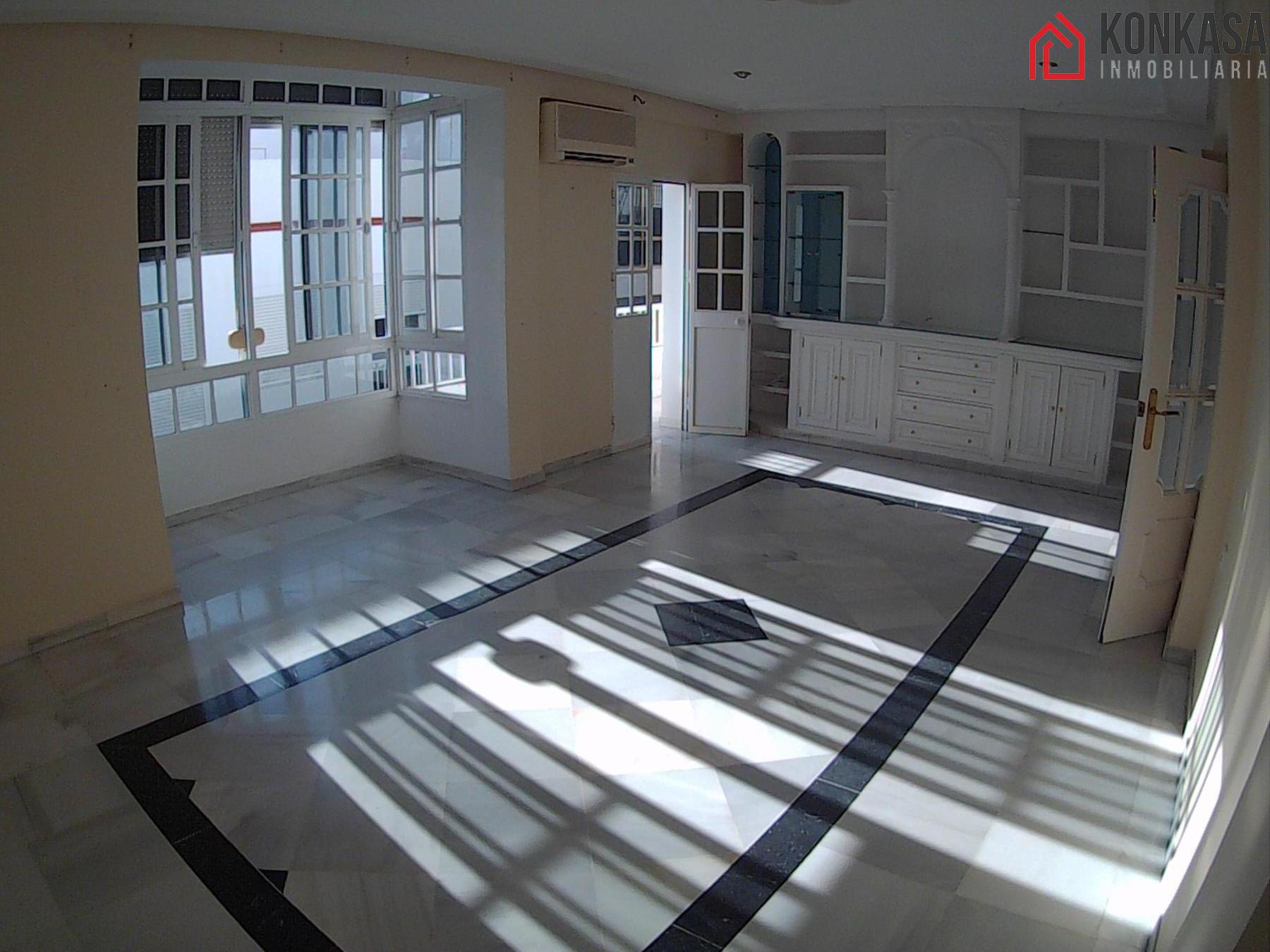 For sale of flat in Arcos de la Frontera