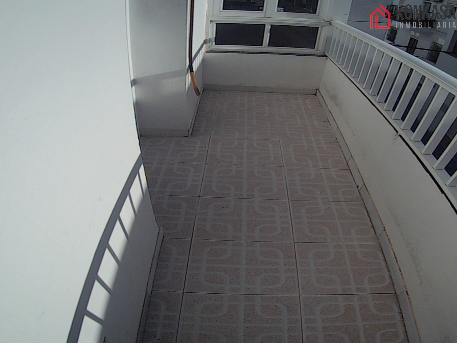 For sale of flat in Arcos de la Frontera