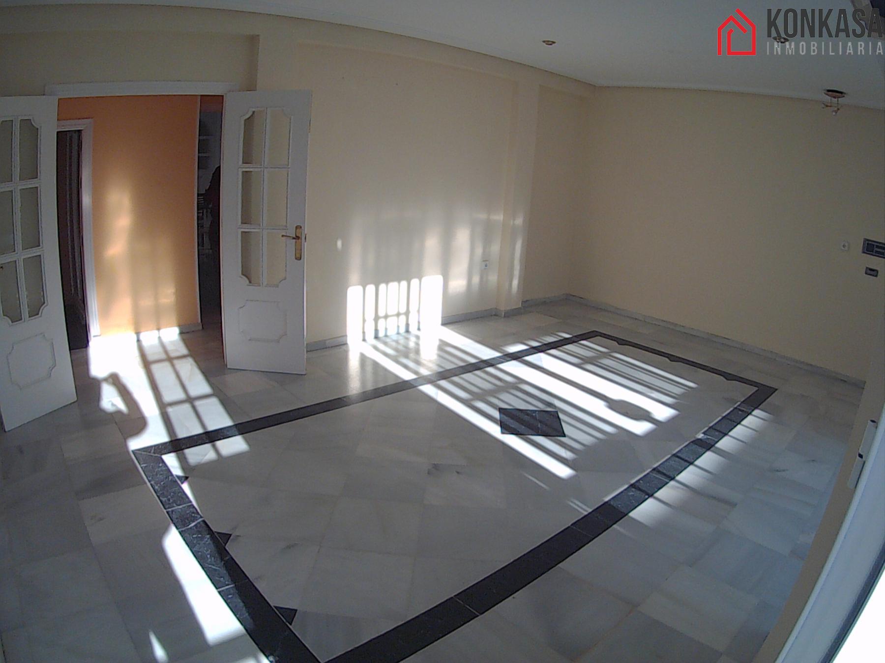 For sale of flat in Arcos de la Frontera