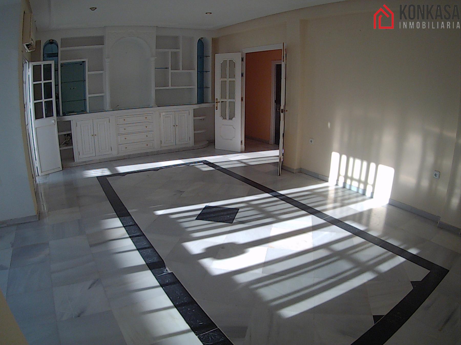 For sale of flat in Arcos de la Frontera
