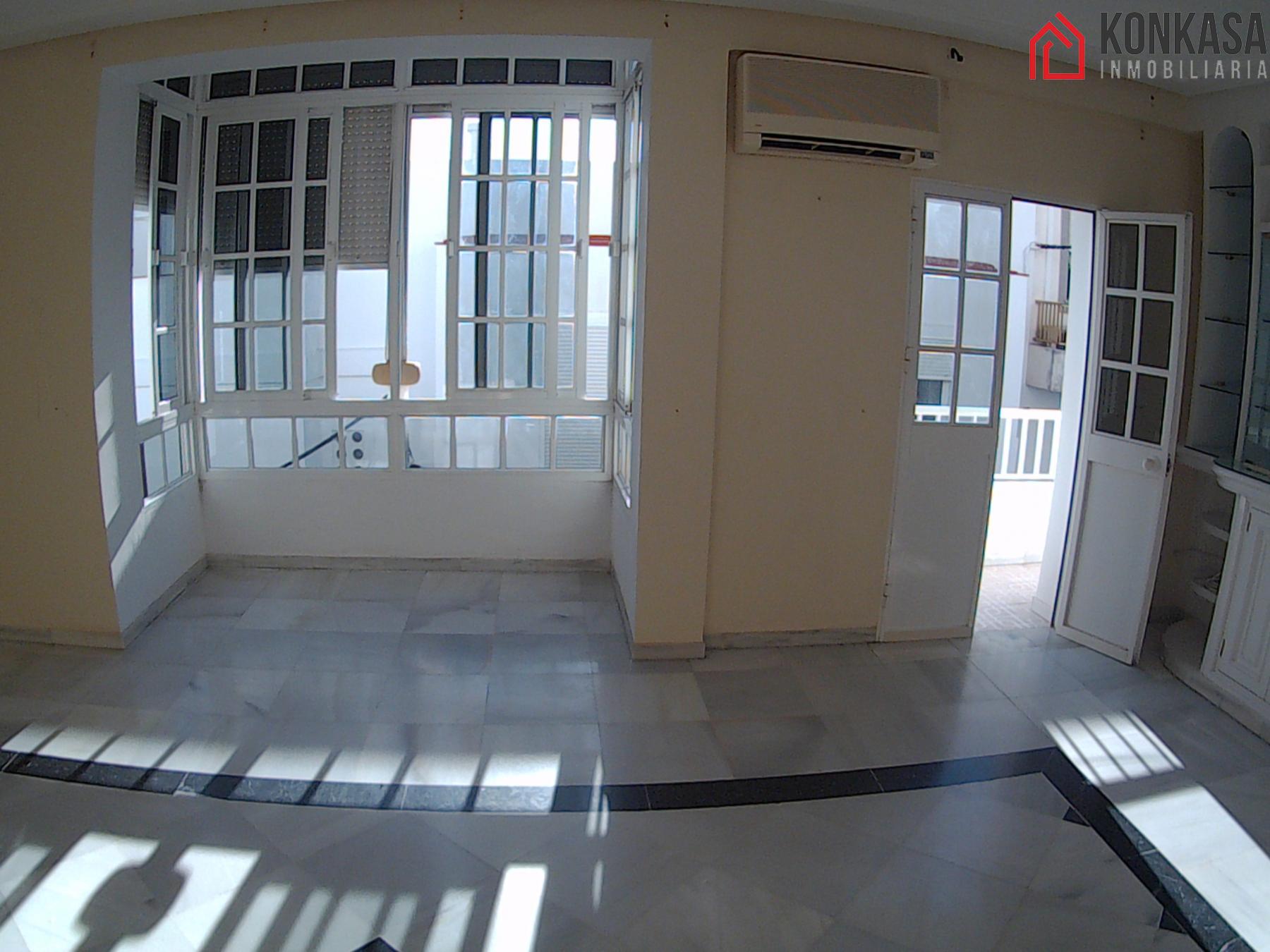 For sale of flat in Arcos de la Frontera