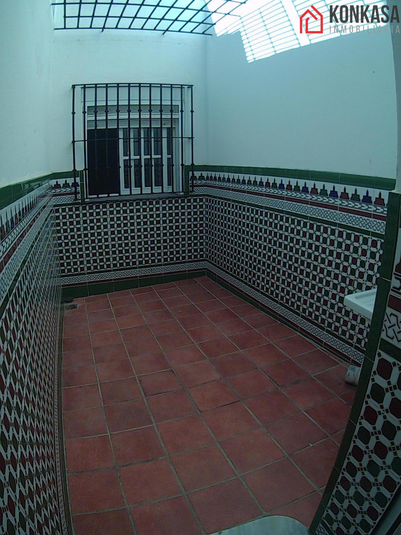 For sale of flat in Arcos de la Frontera
