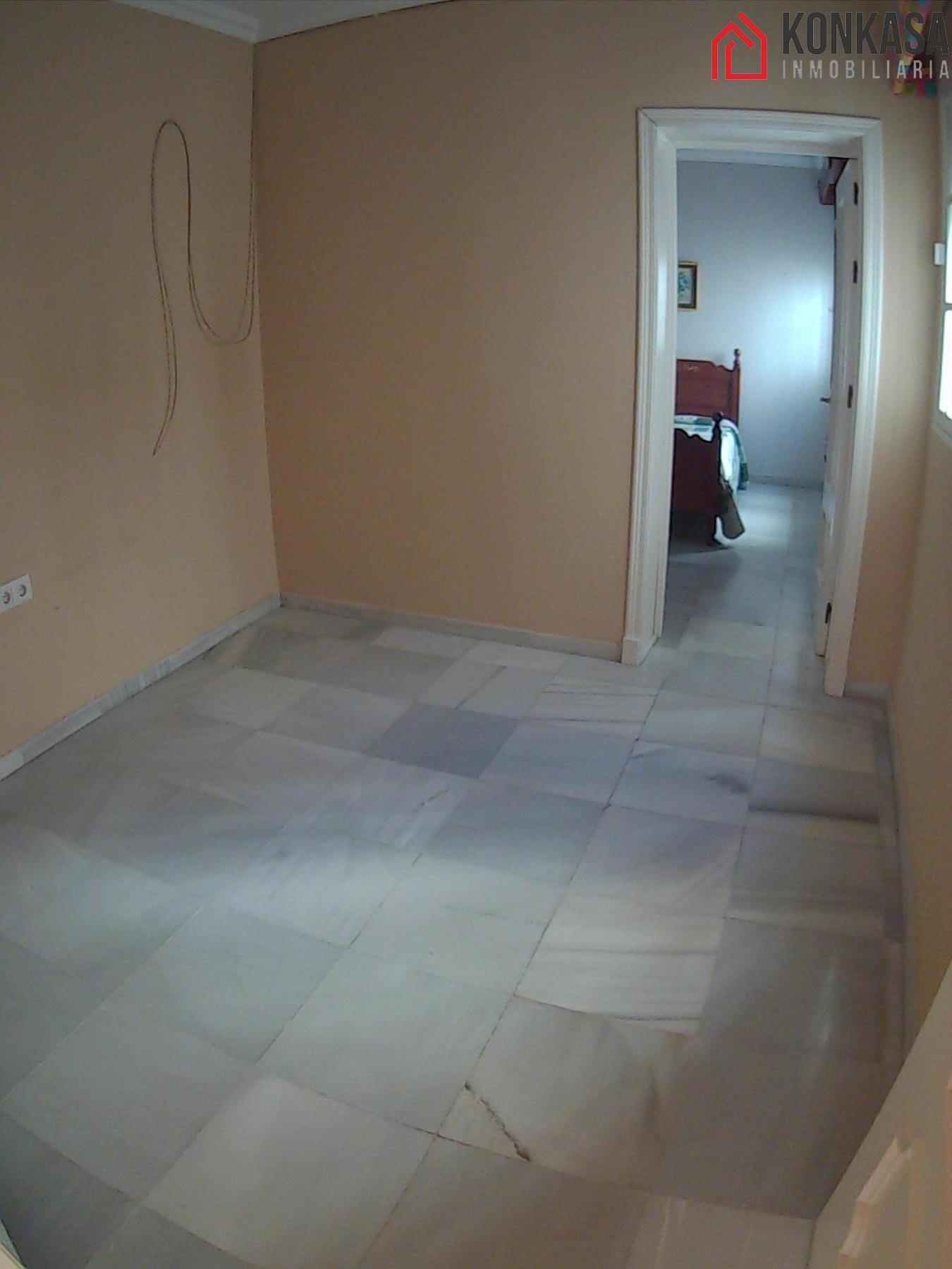 For sale of flat in Arcos de la Frontera
