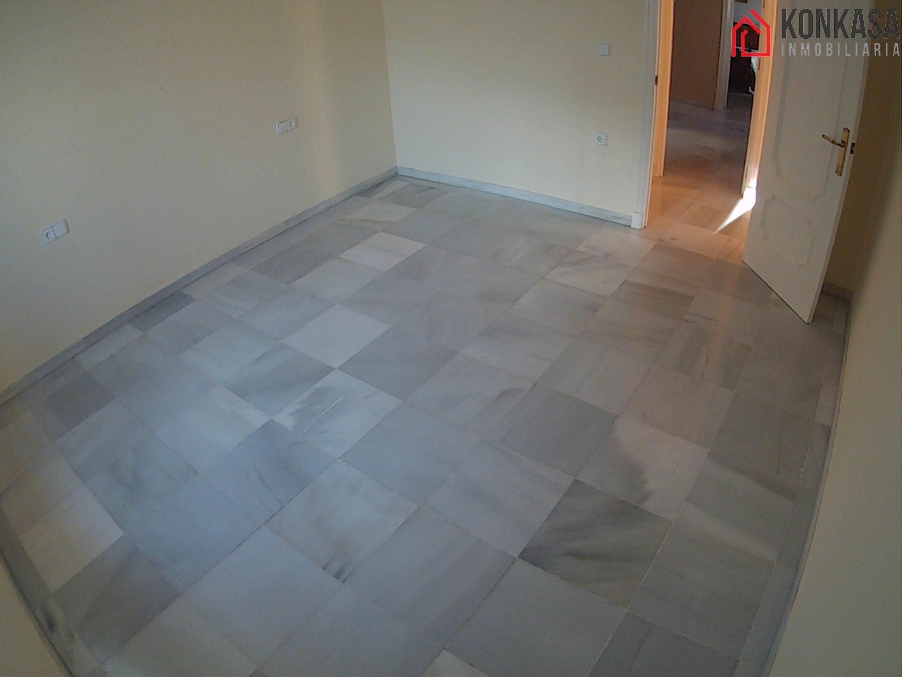 For sale of flat in Arcos de la Frontera