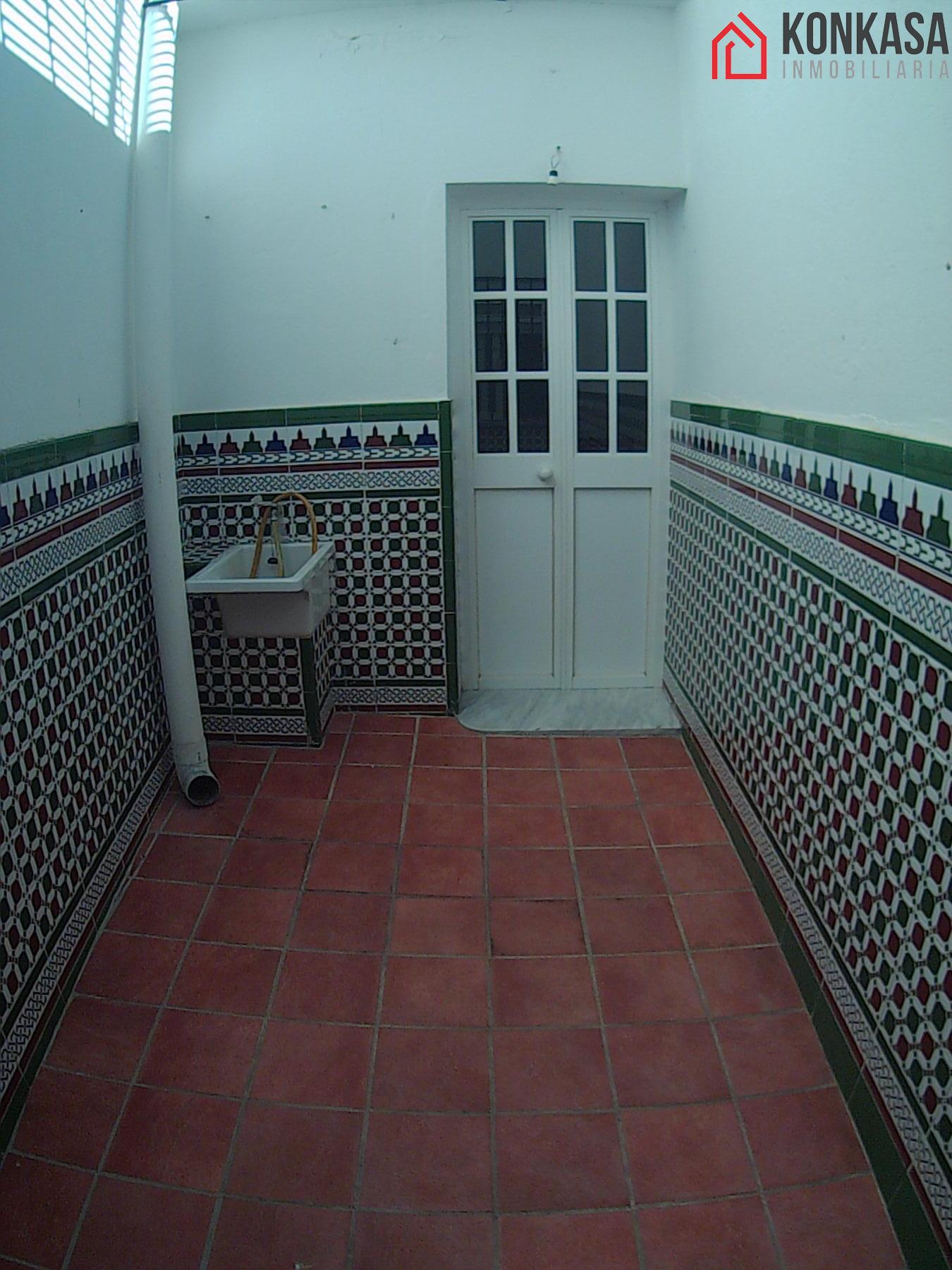 For sale of flat in Arcos de la Frontera