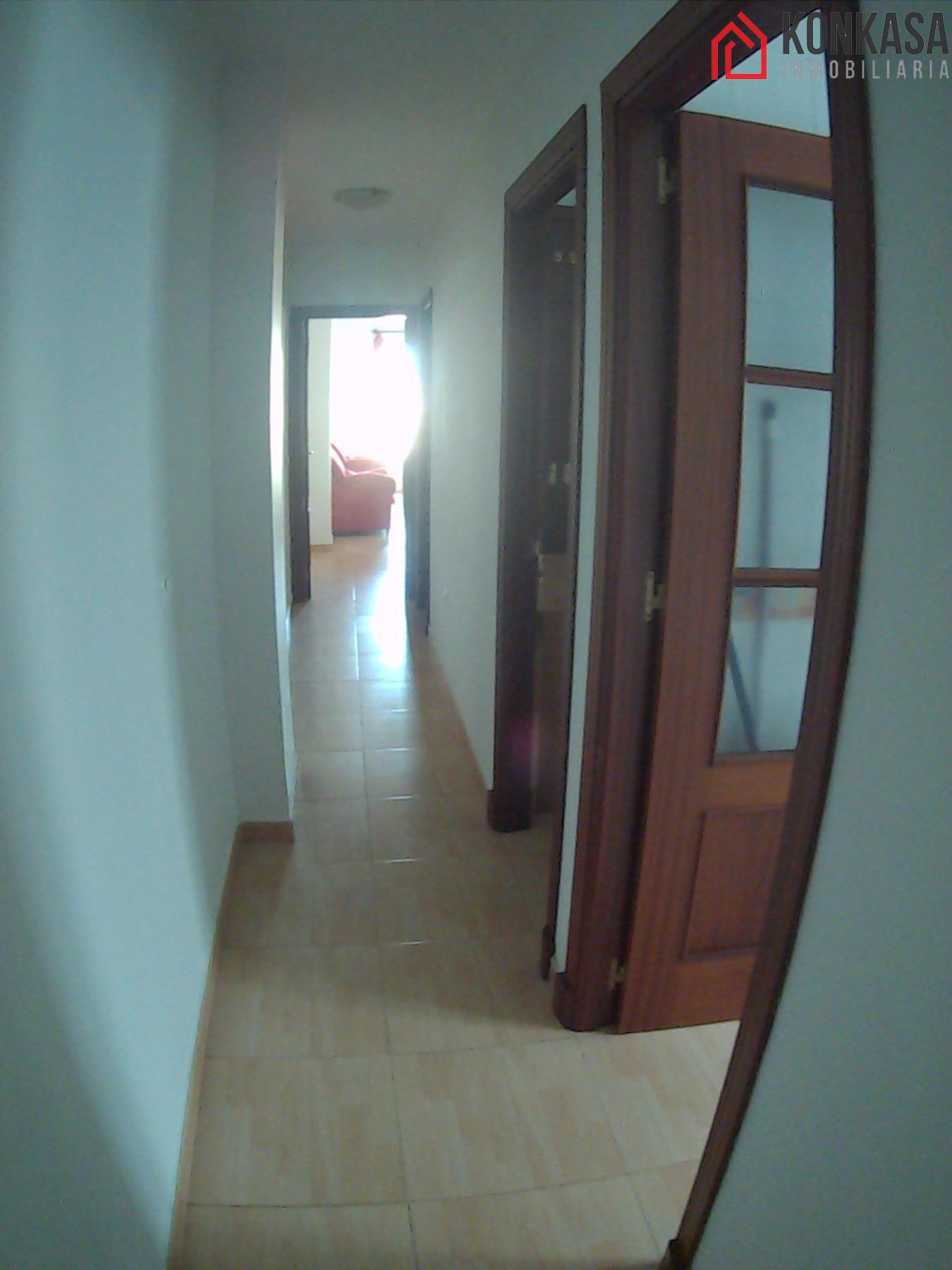 For sale of flat in Arcos de la Frontera