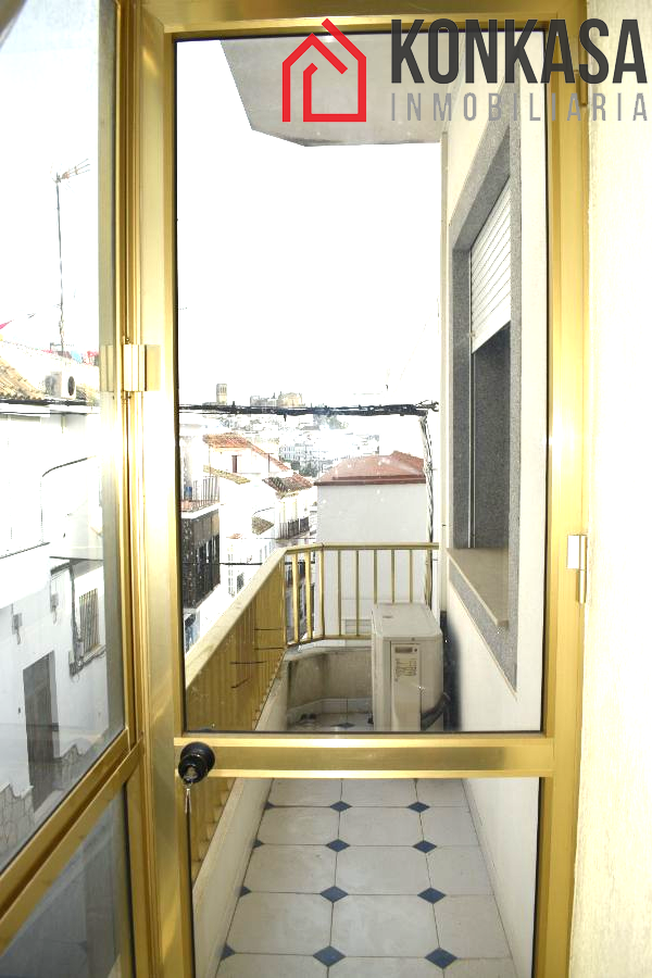 For sale of flat in Arcos de la Frontera