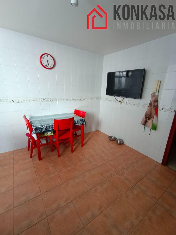 For sale of flat in Arcos de la Frontera