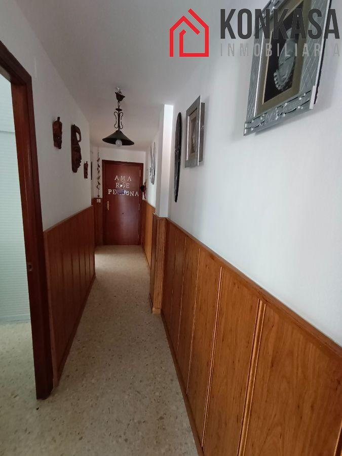 For sale of flat in Arcos de la Frontera