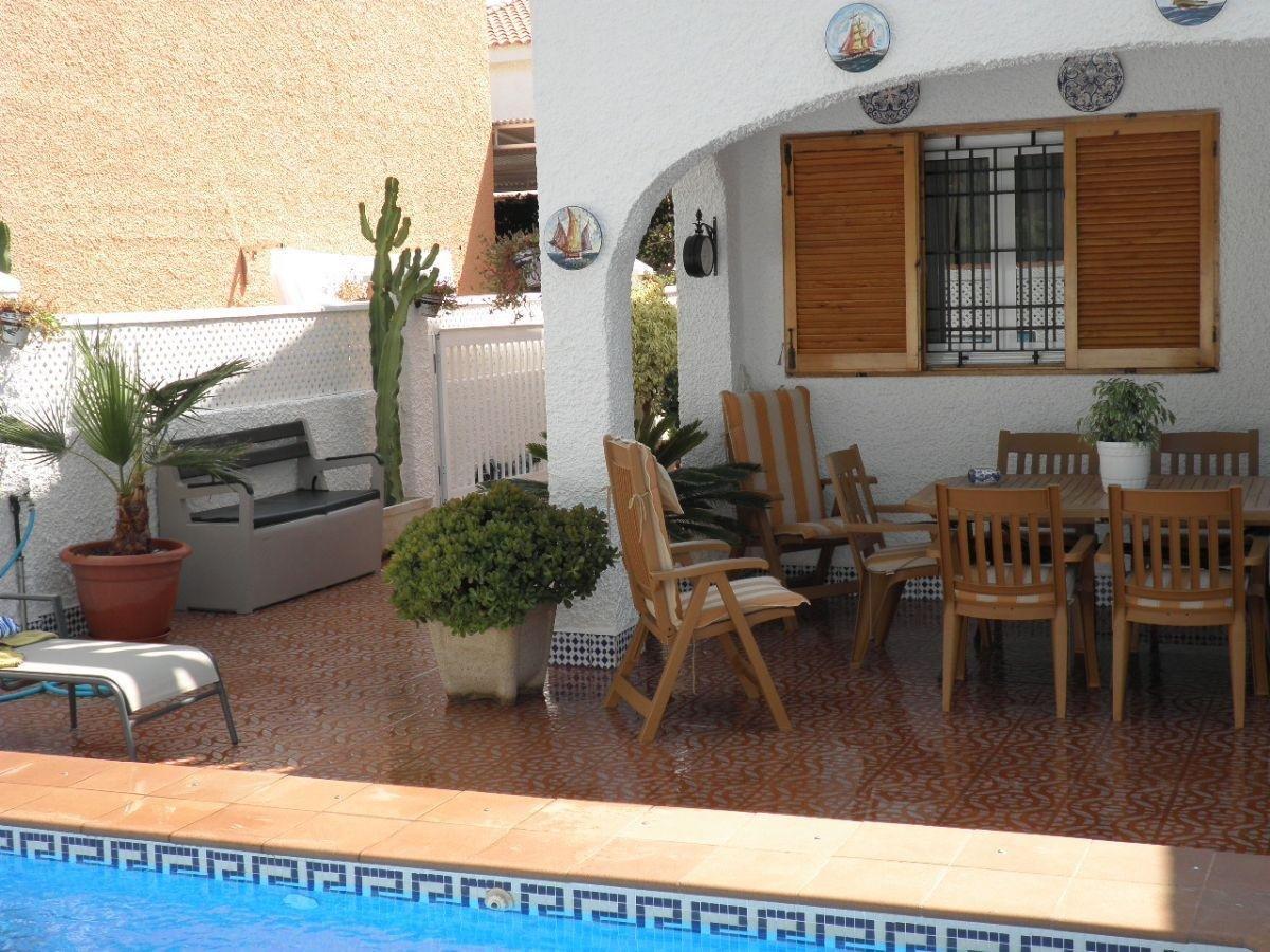 For sale of duplex in Los Nietos