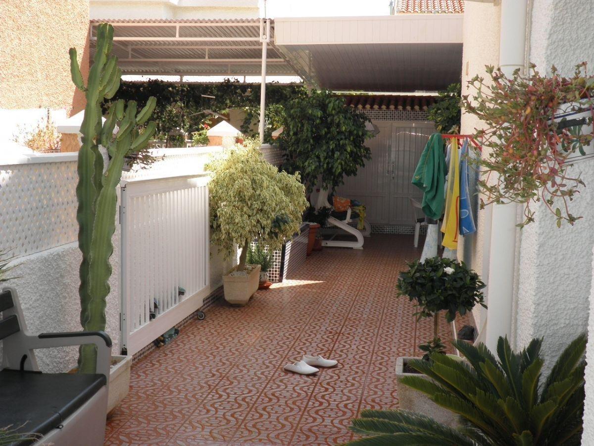 For sale of duplex in Los Nietos