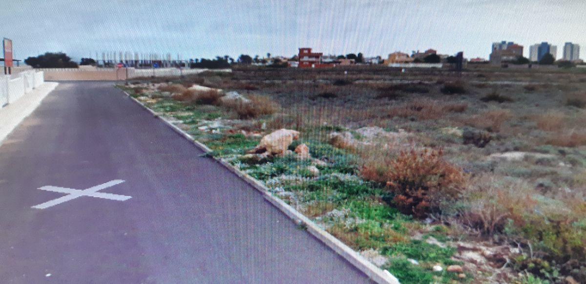 Venta de terreno en La Manga del Mar Menor