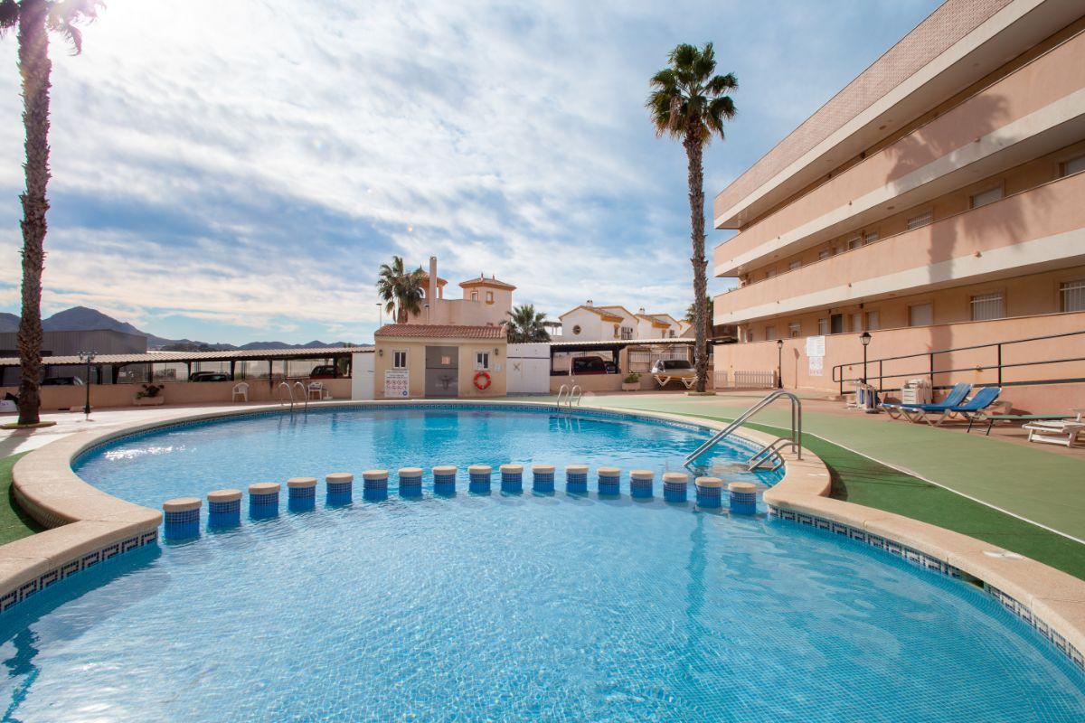 For rent of apartment in Los Nietos