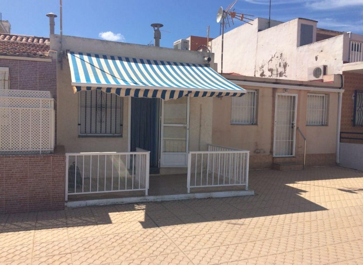 For sale of apartment in Los Nietos