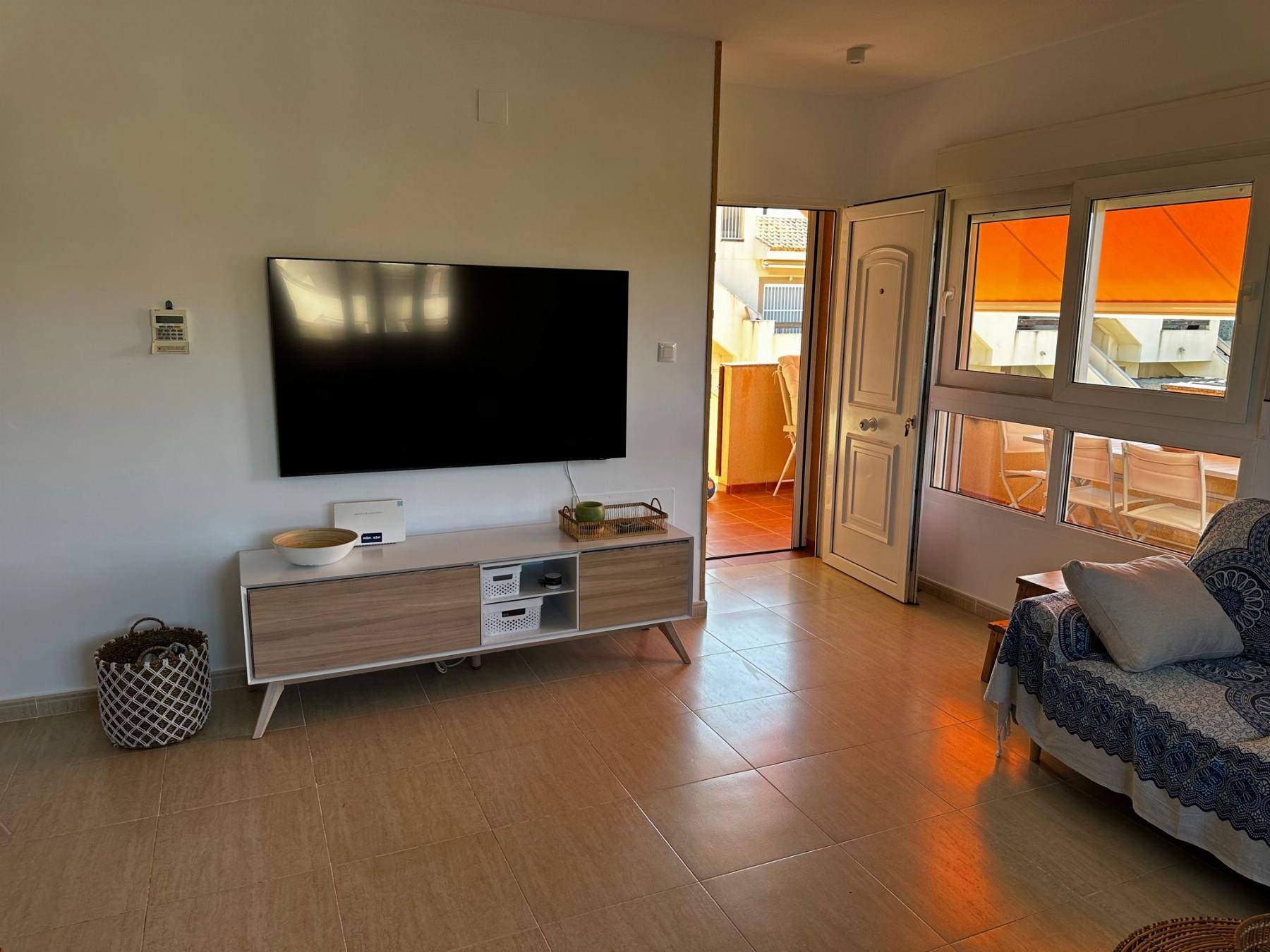 For rent of apartment in Los Nietos