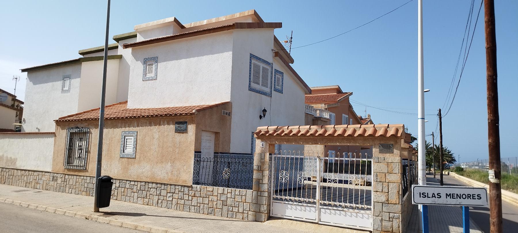 For sale of house in Islas Menores