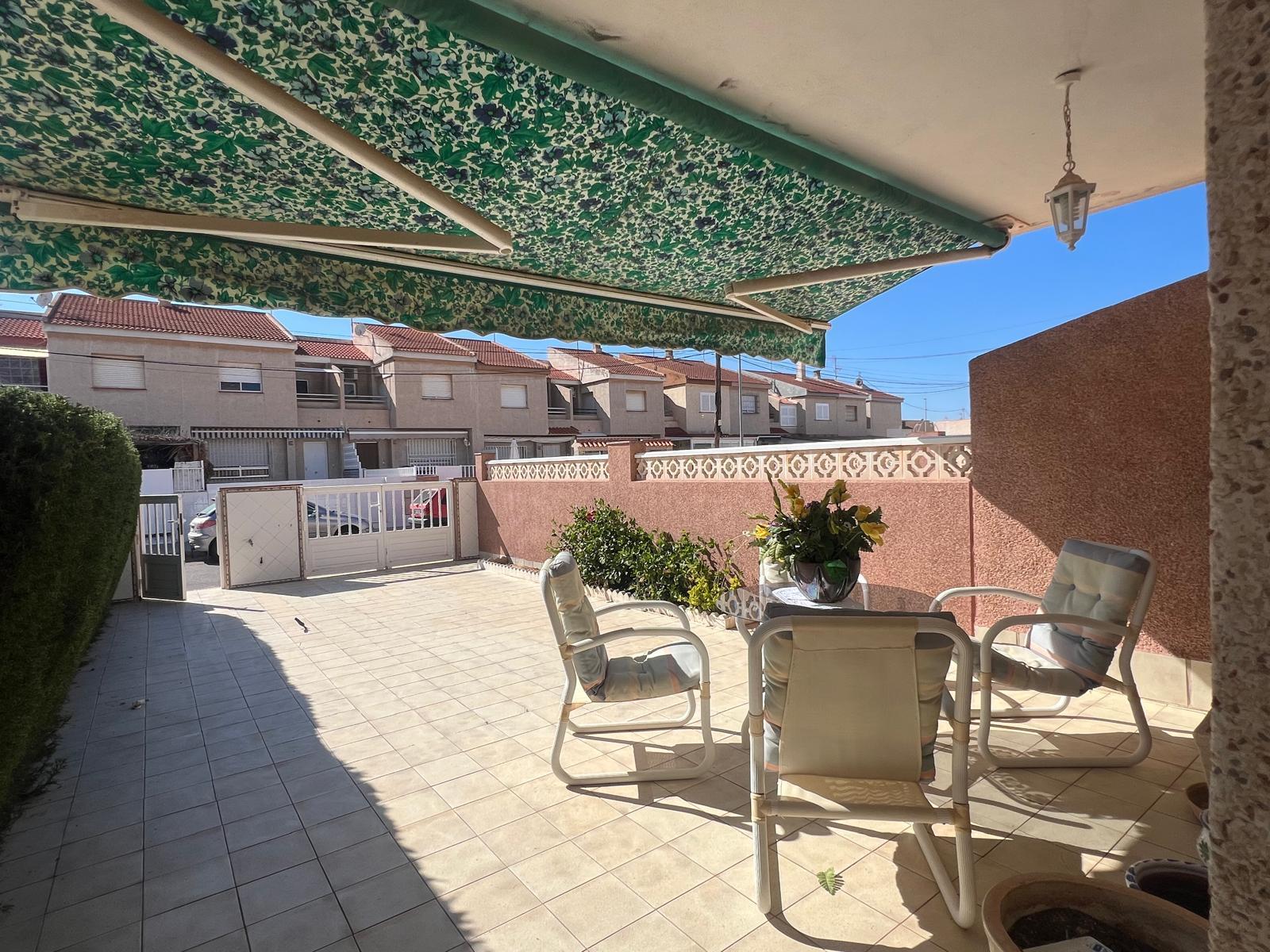 For rent of duplex in Islas Menores