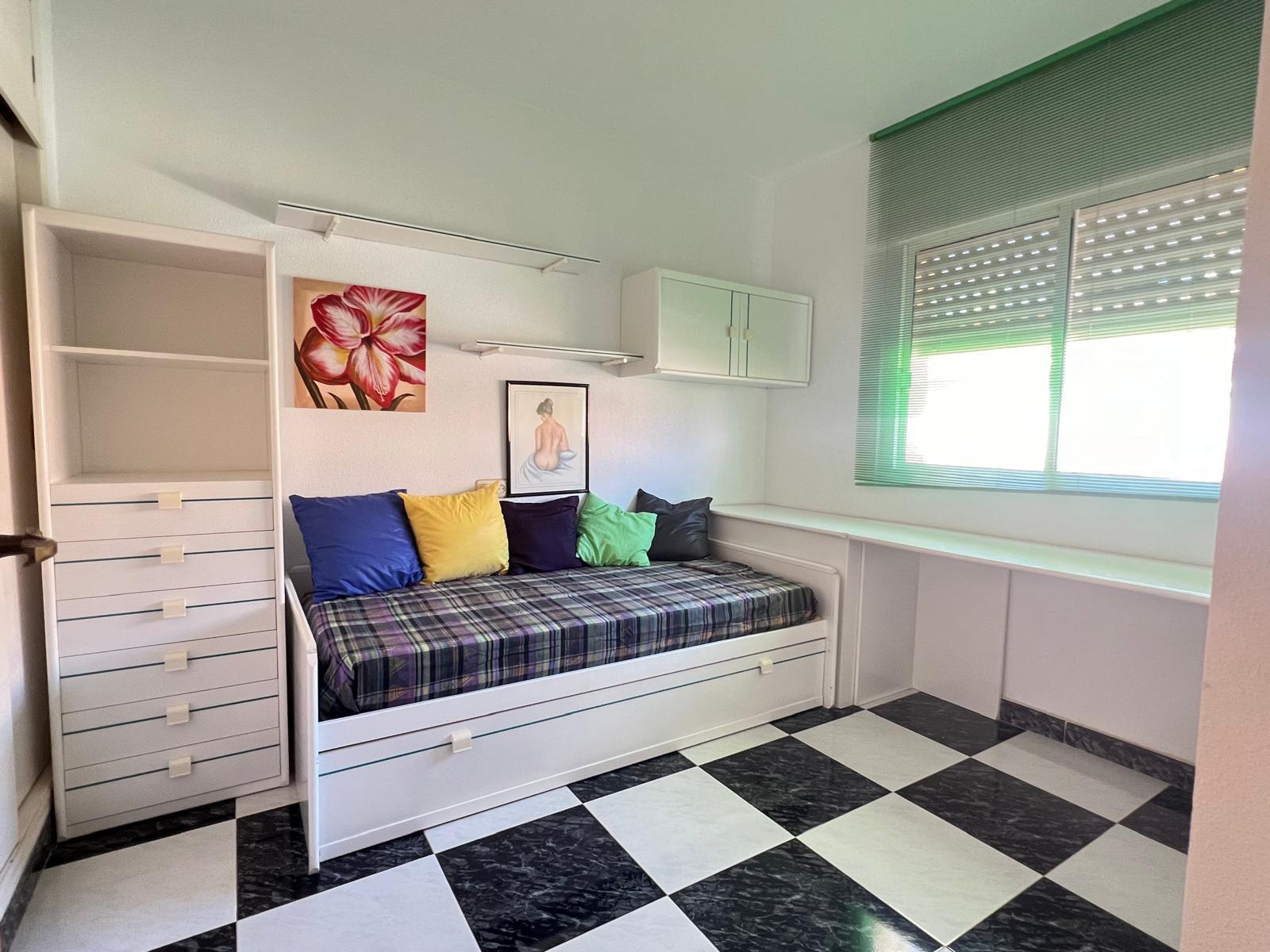 For rent of duplex in Islas Menores