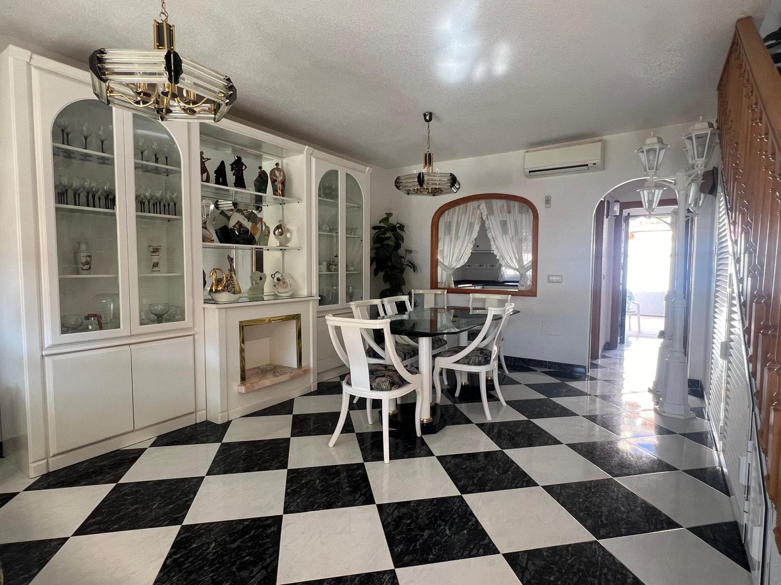 For rent of duplex in Islas Menores