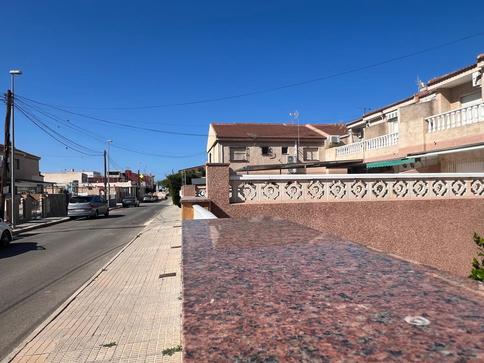 For rent of duplex in Islas Menores