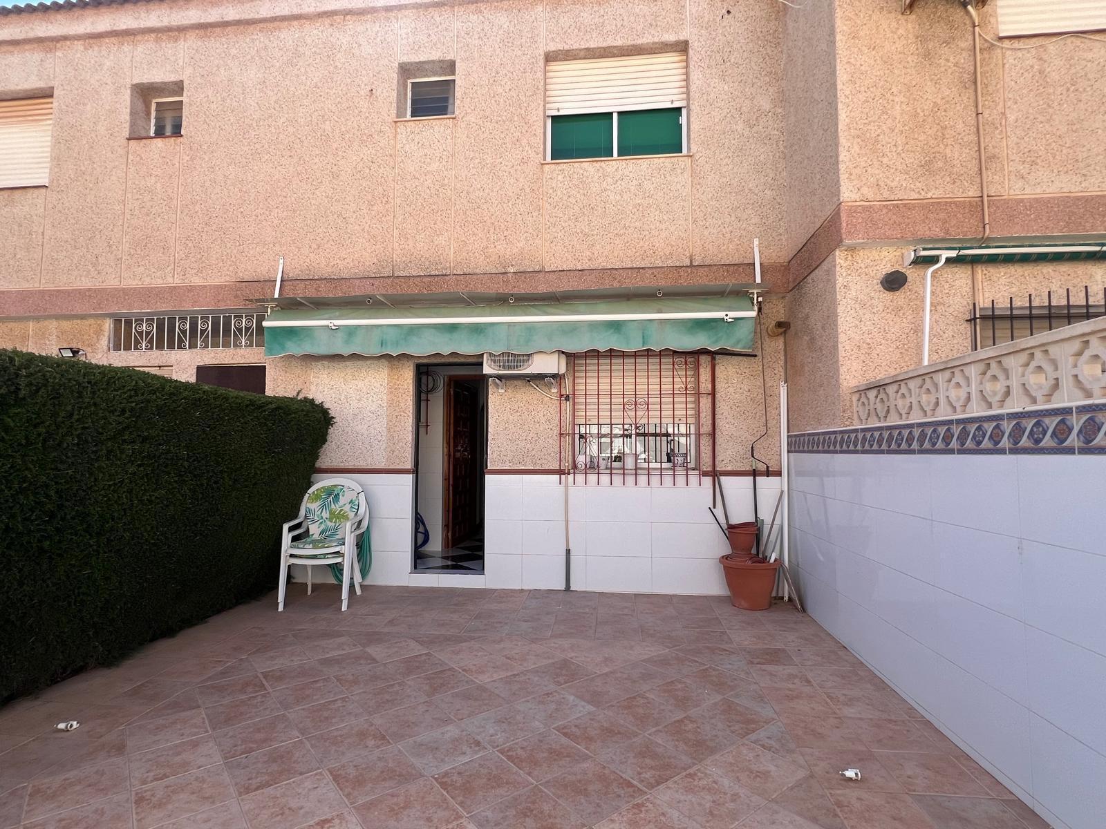For rent of duplex in Islas Menores