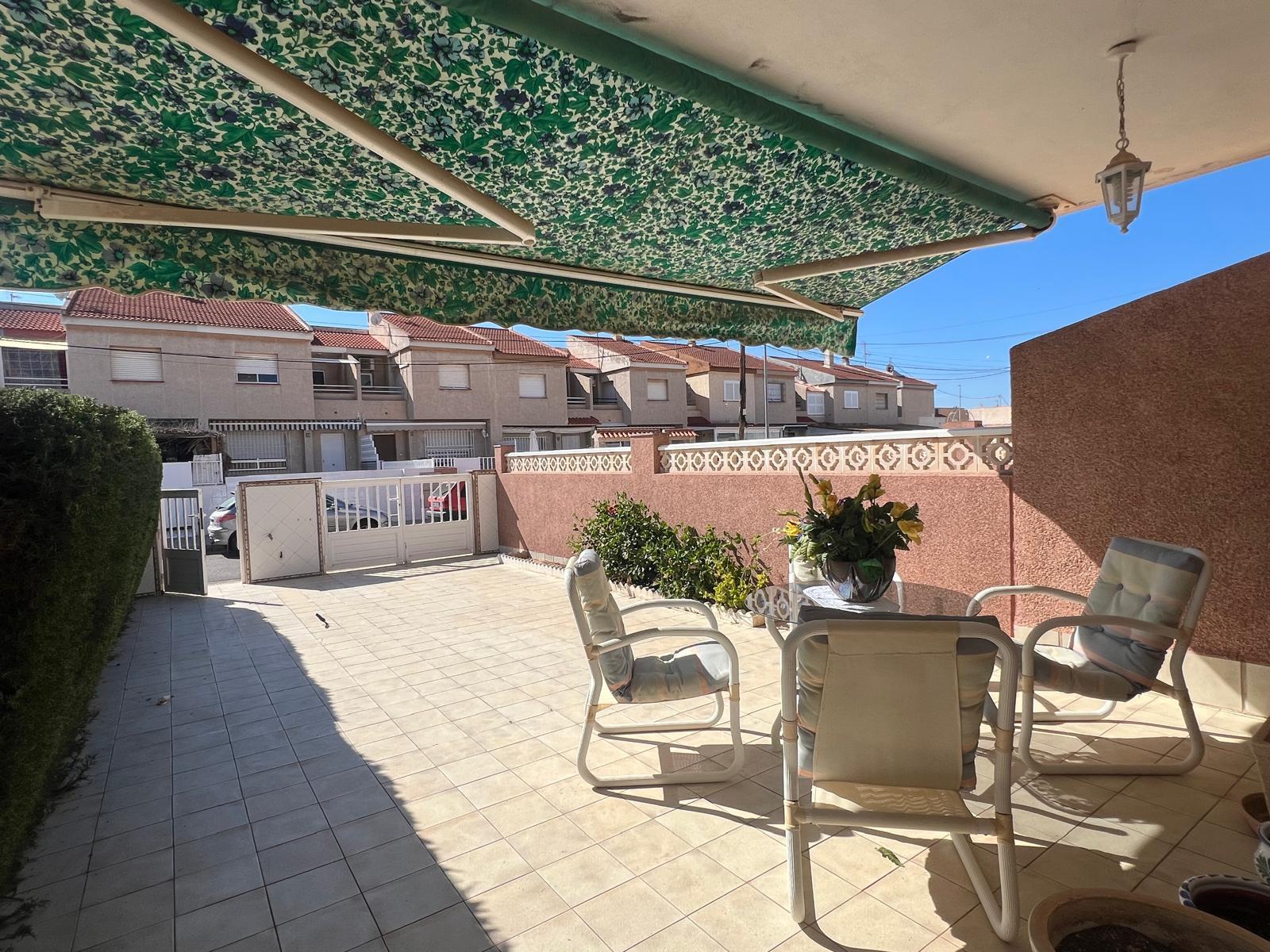 For rent of duplex in Islas Menores
