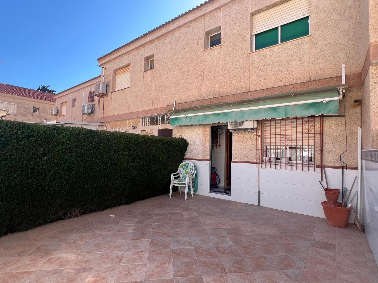 For rent of duplex in Islas Menores