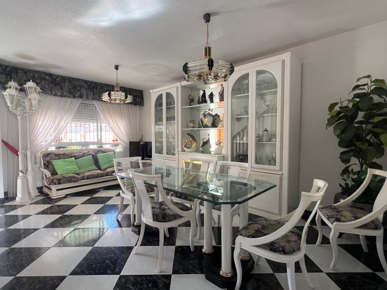 For rent of duplex in Islas Menores