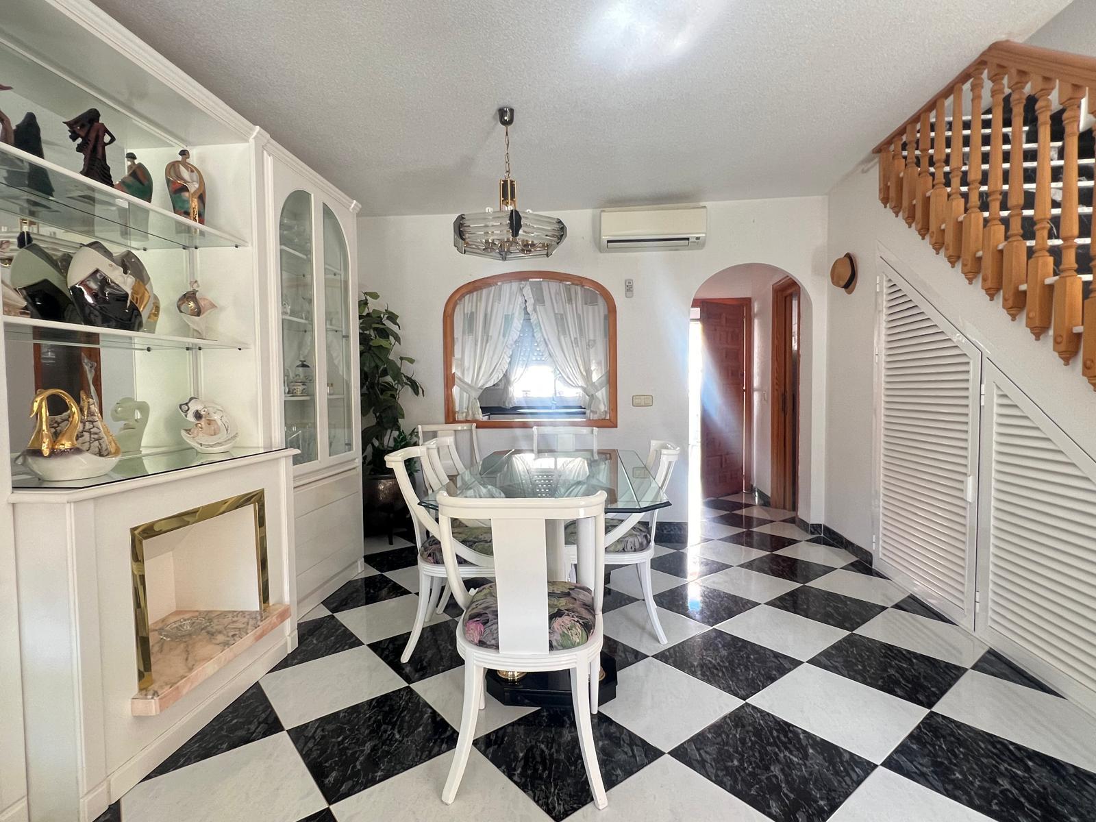 For rent of duplex in Islas Menores