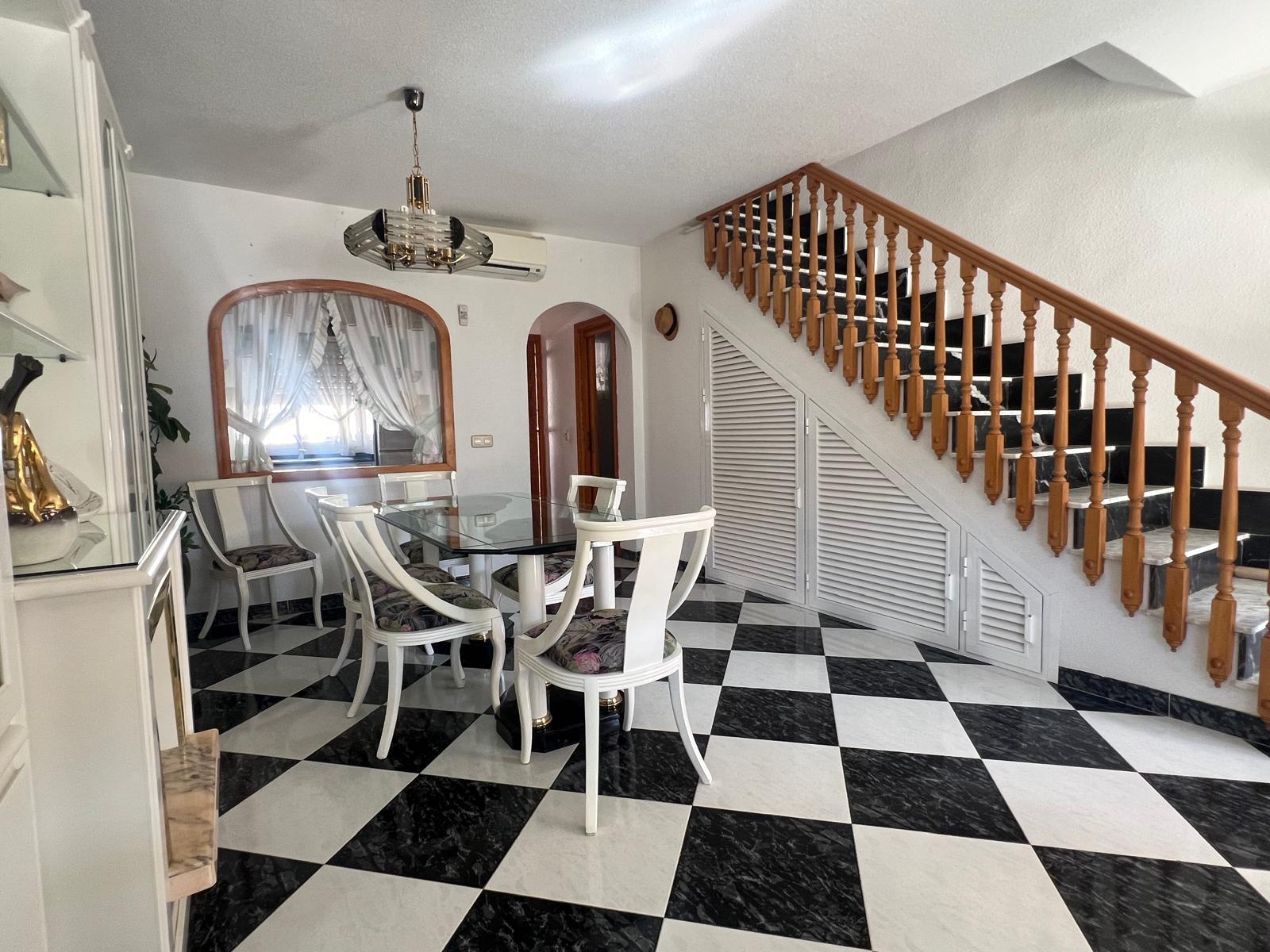 For rent of duplex in Islas Menores
