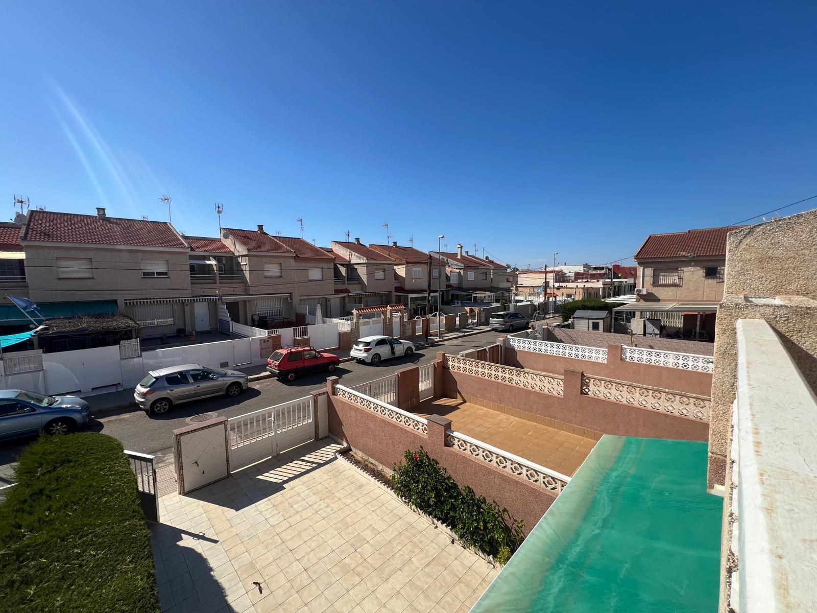 For rent of duplex in Islas Menores