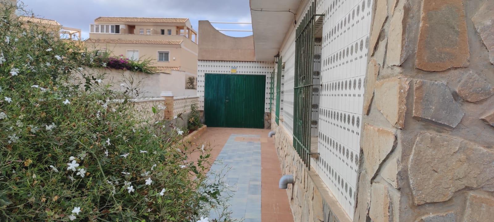 For sale of house in Los Nietos