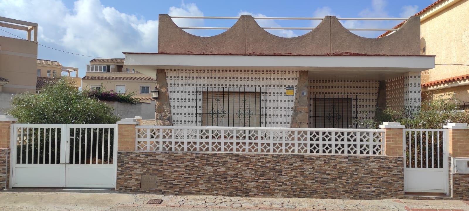 For sale of house in Los Nietos