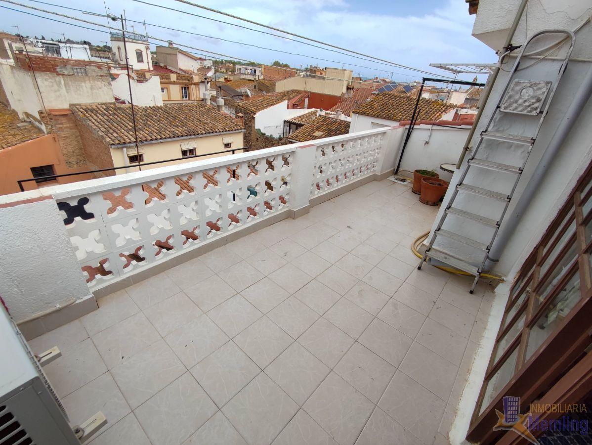For sale of duplex in Cambrils