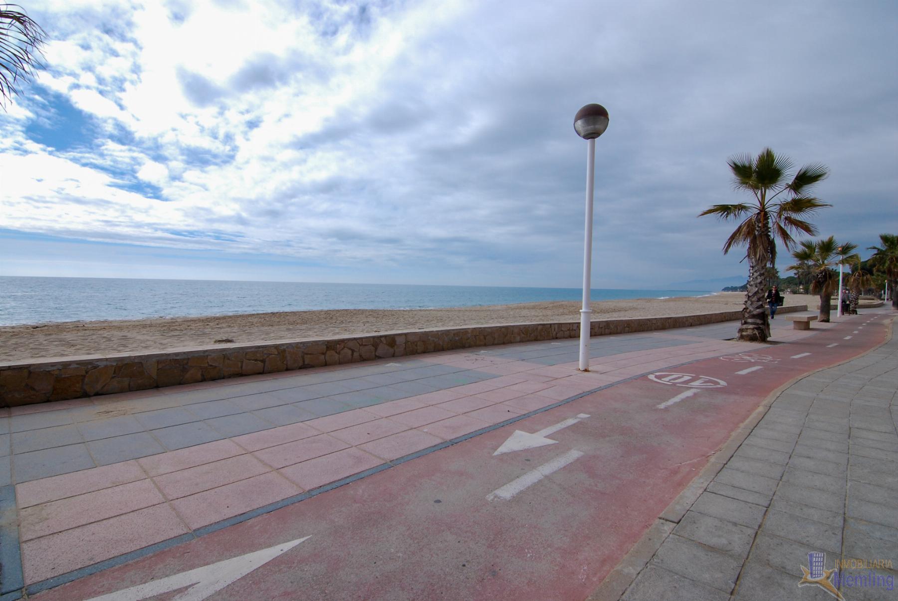 For sale of apartment in Cambrils