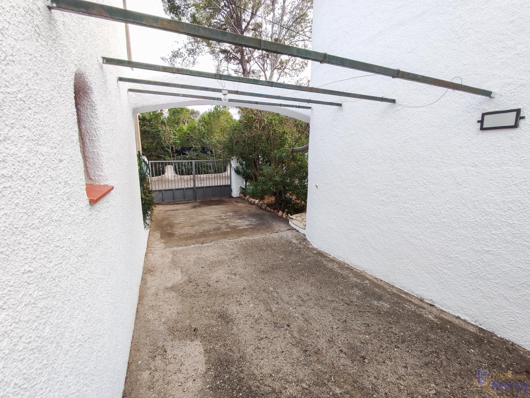 For sale of house in Mont-Roig del Camp