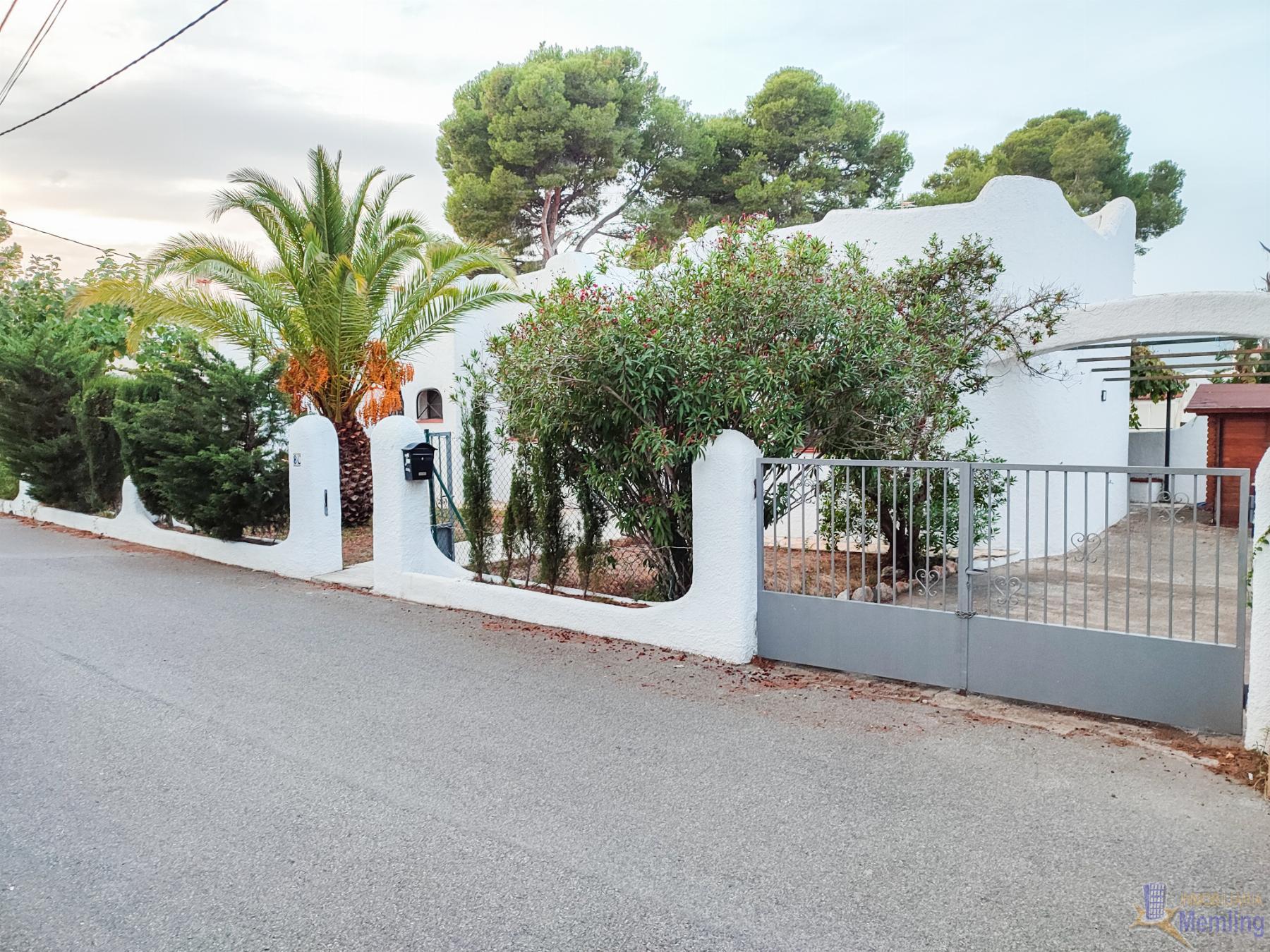 For sale of house in Mont-Roig del Camp