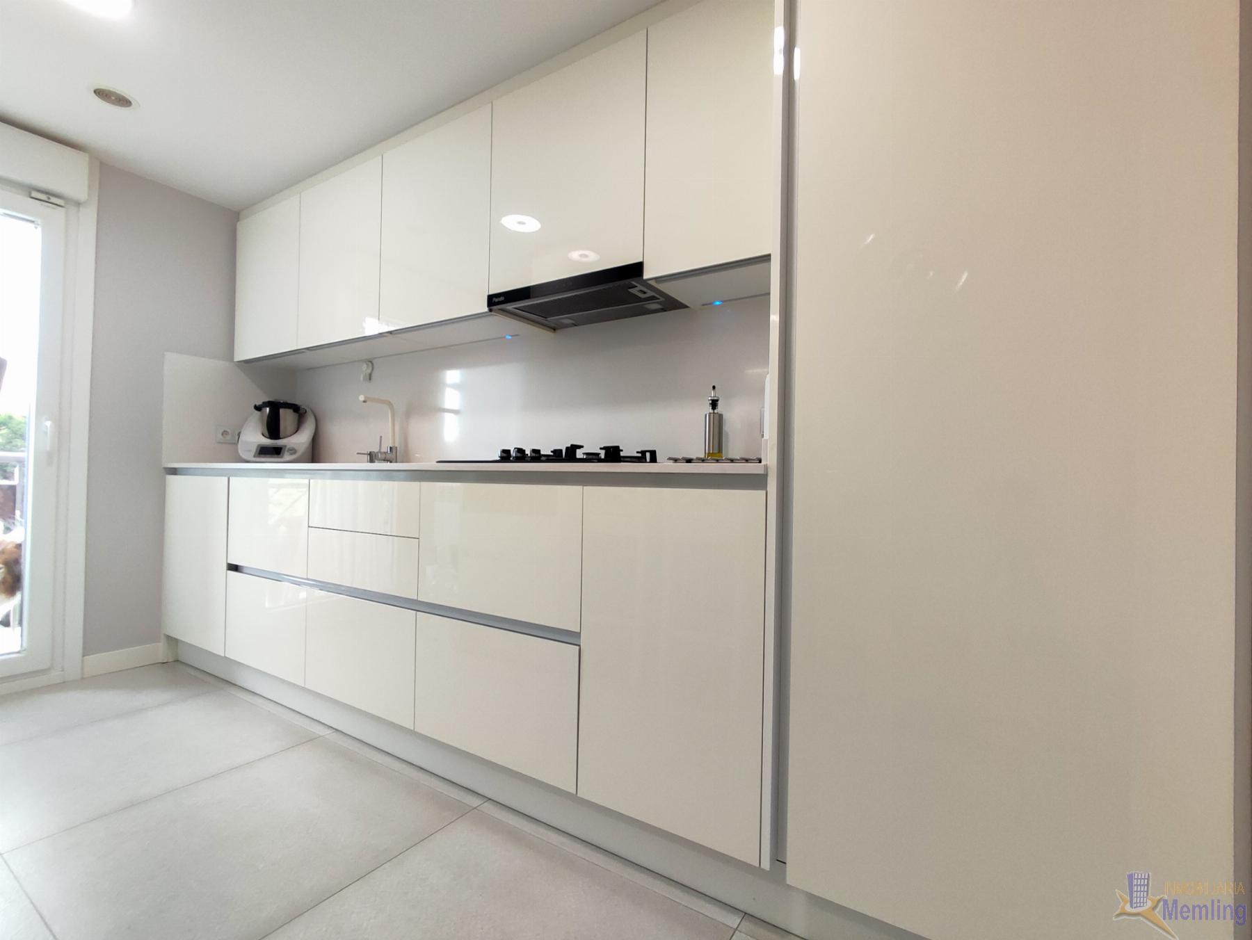 For sale of penthouse in Cambrils