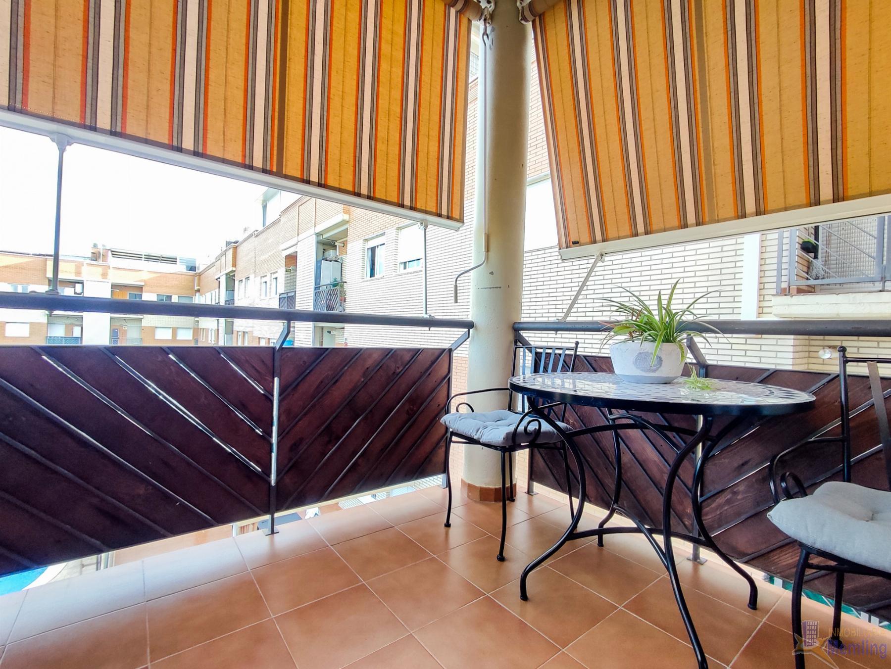 For sale of penthouse in Cambrils