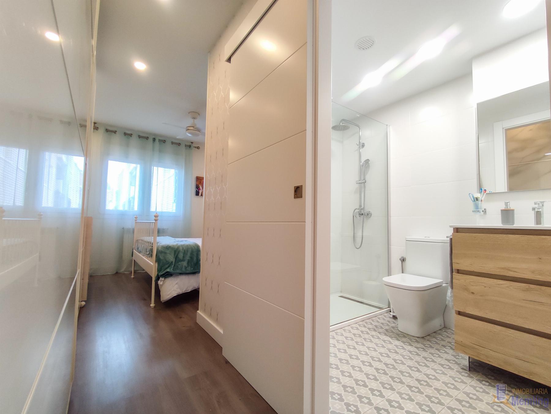 For sale of penthouse in Cambrils