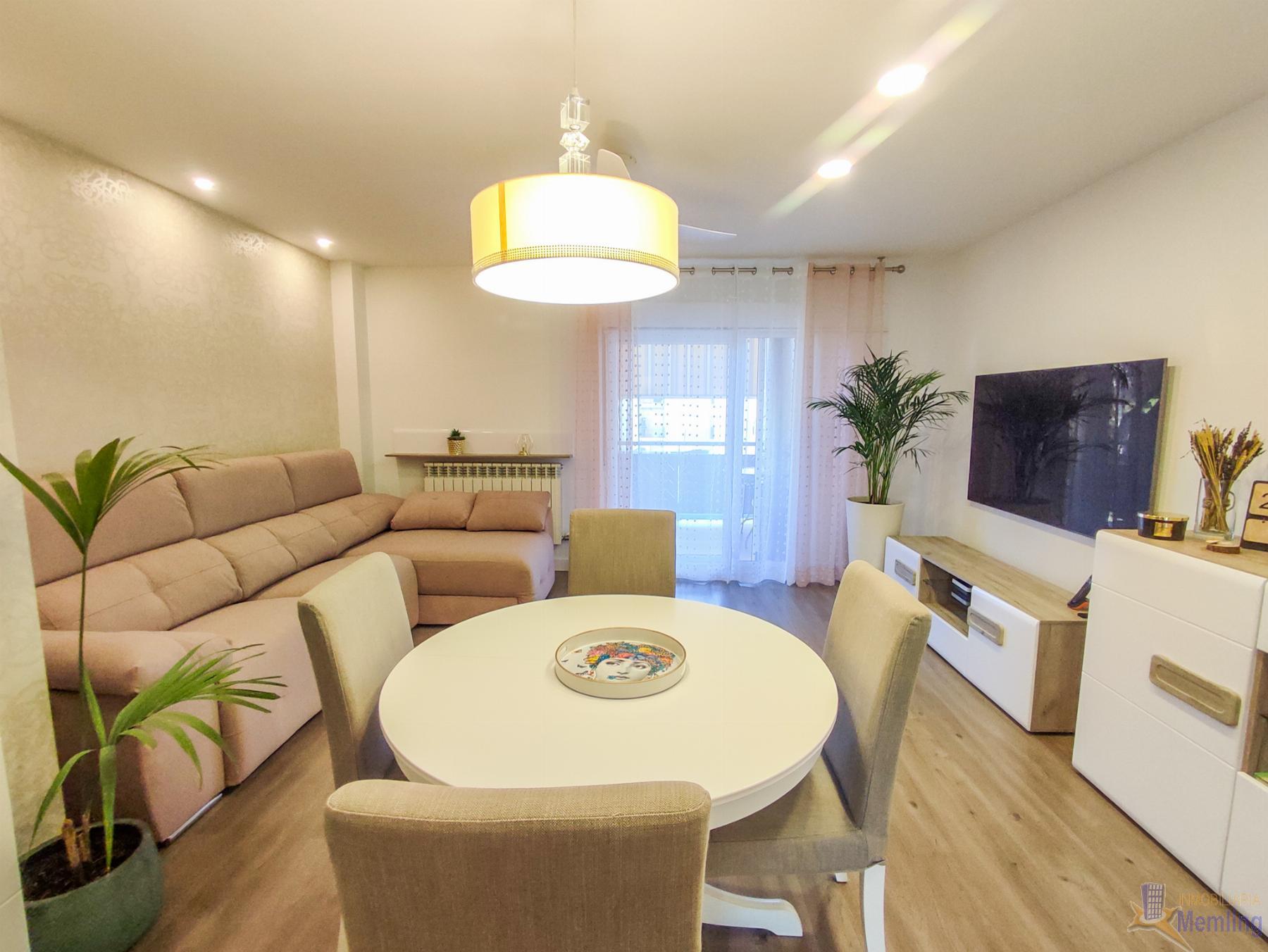 For sale of penthouse in Cambrils