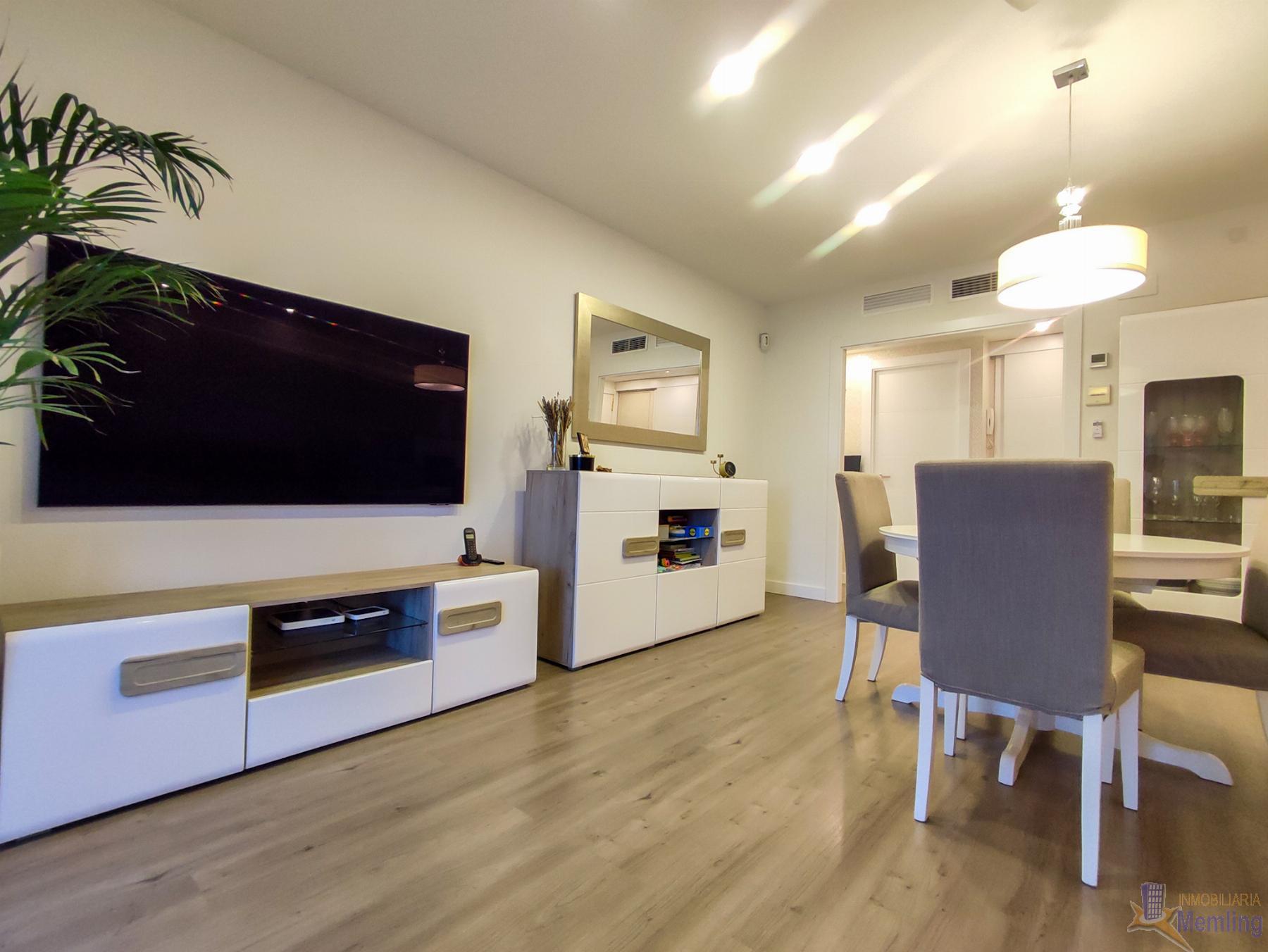 For sale of penthouse in Cambrils