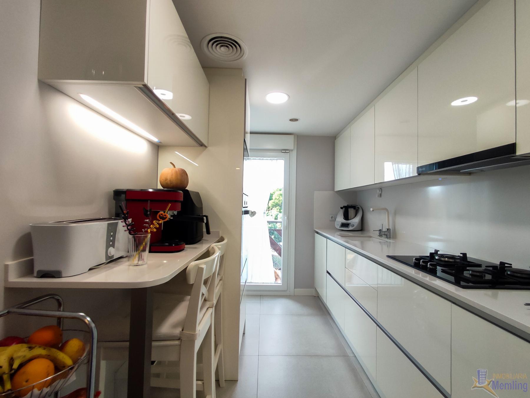 For sale of penthouse in Cambrils