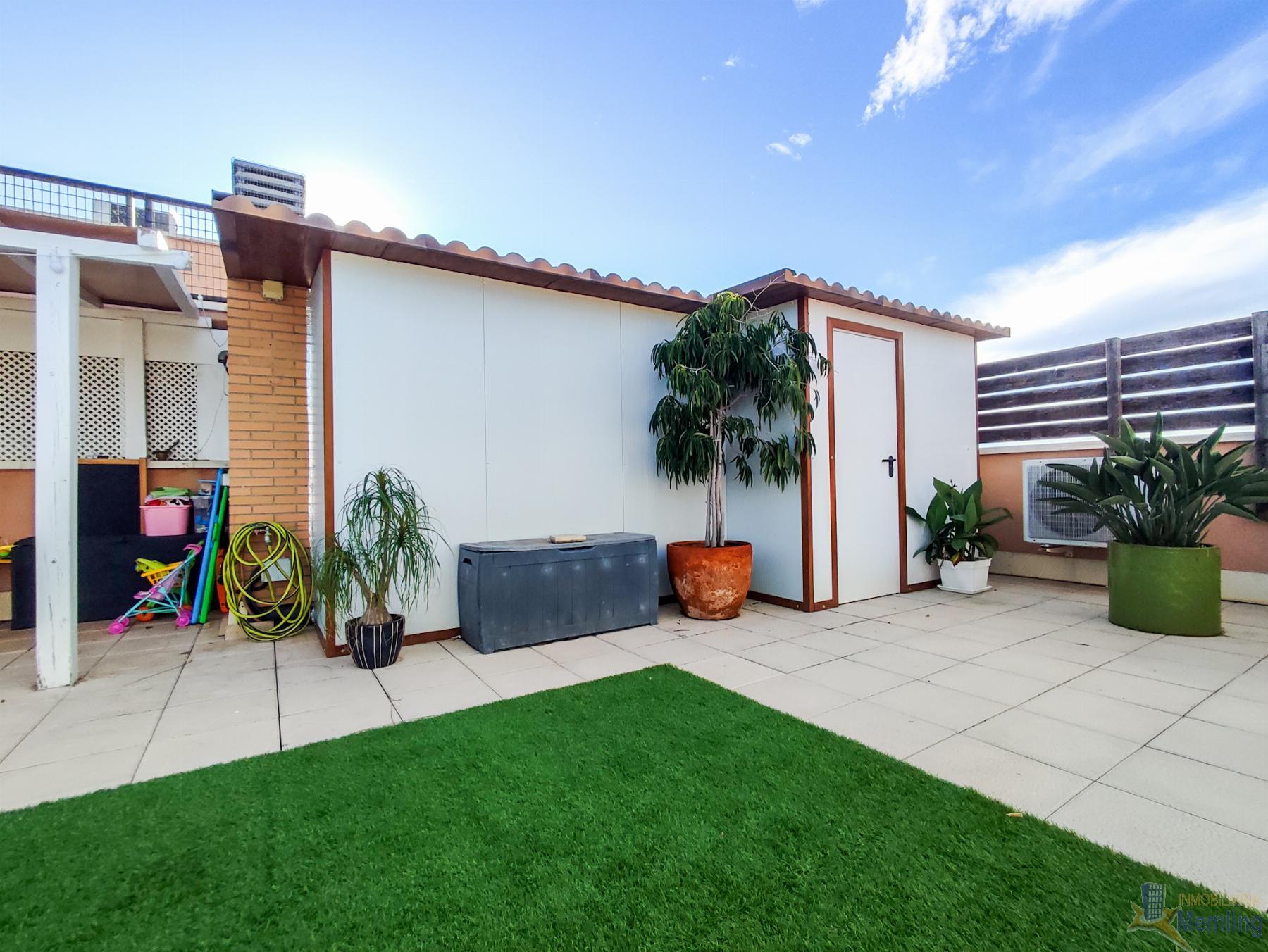 For sale of penthouse in Cambrils